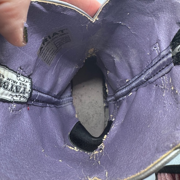 Ariat Women’s Western Style Leather Boots with Detailed Embroidery - Size 8 - Picture 15 of 16